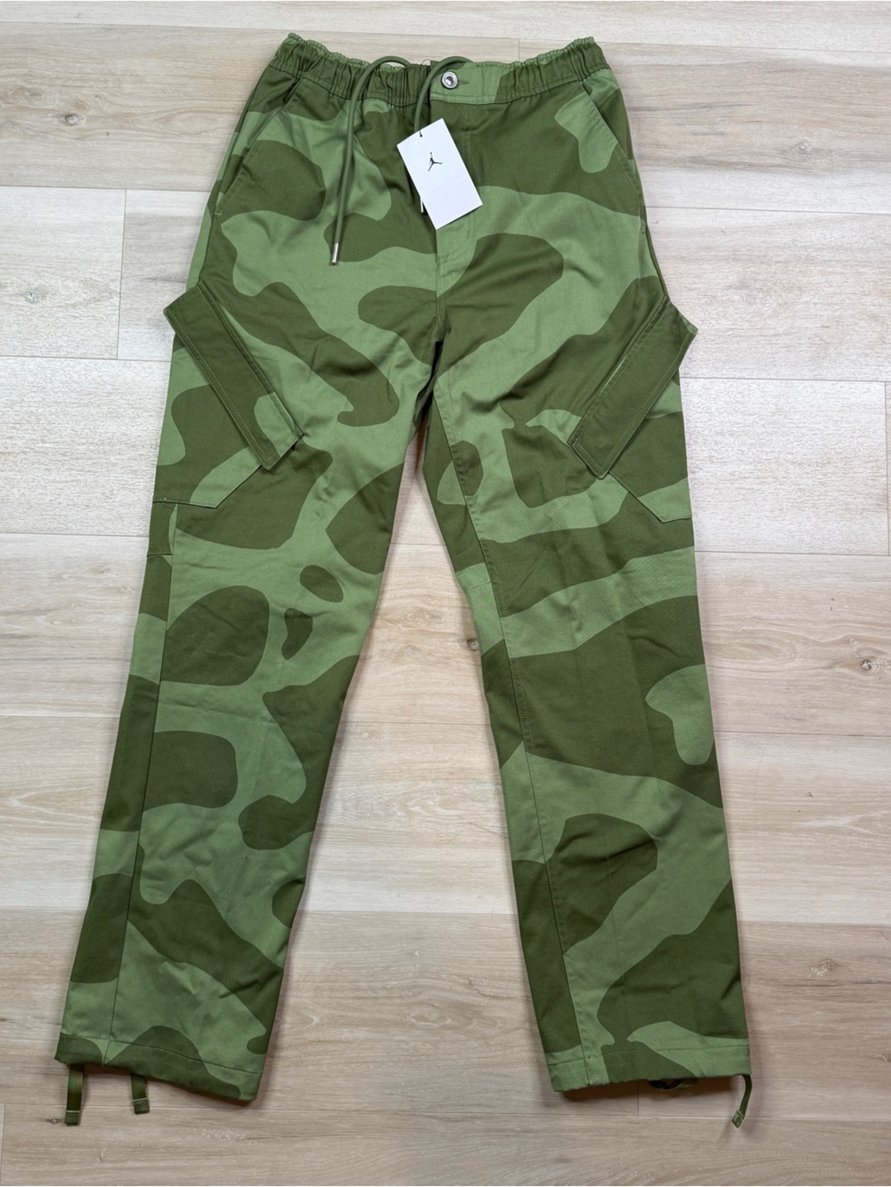 Nike Jordan Essentials Camo Cargo Pants Mens Size S Chicago Elephant Print FD745